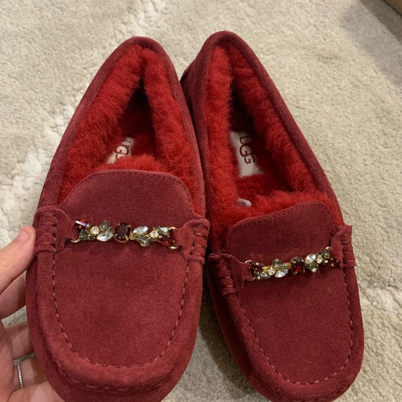 Cute Ugg flat shoes - Picture 2 of 10